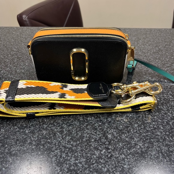 Marc Jacobs Handbags - Marc Jacob crossbody